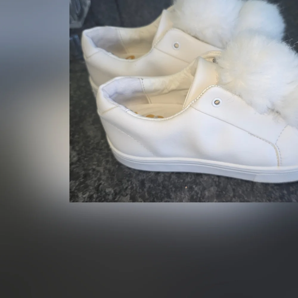 Sam Edelman White Fluffy Sneakers